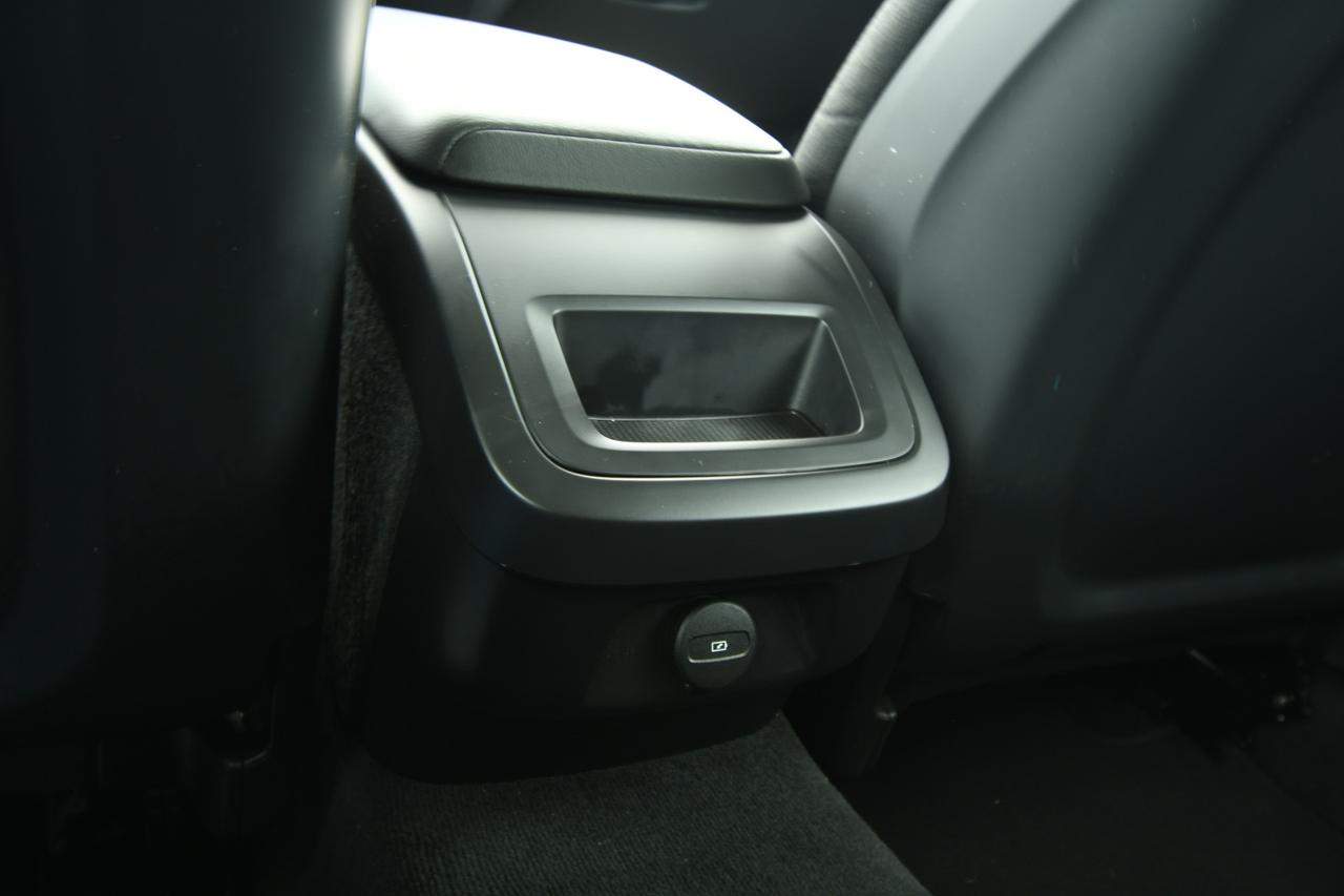 VOLVO V60 2.0 b4 Momentum Business auto NEOPATENTATI+C17"