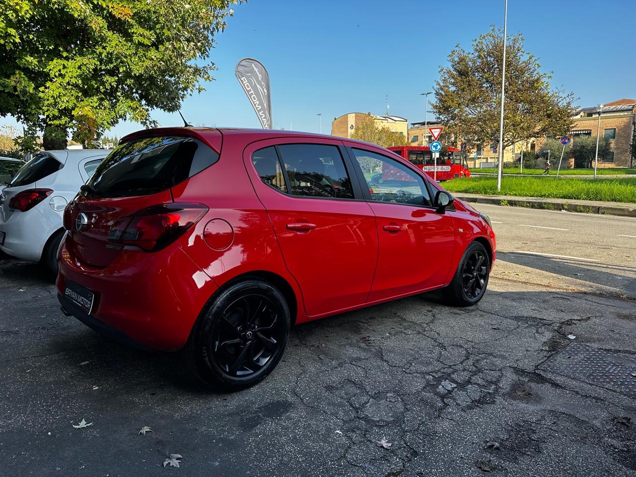 Opel Corsa 1.4 90CV GPL Tech 5 porte Black Edition