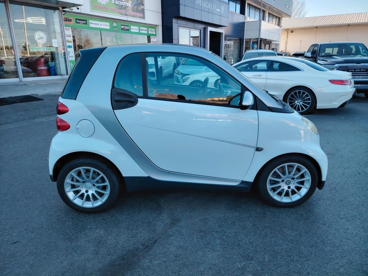 Smart ForTwo 1000 52 kW coupé limited one - predispozione per guida disabili