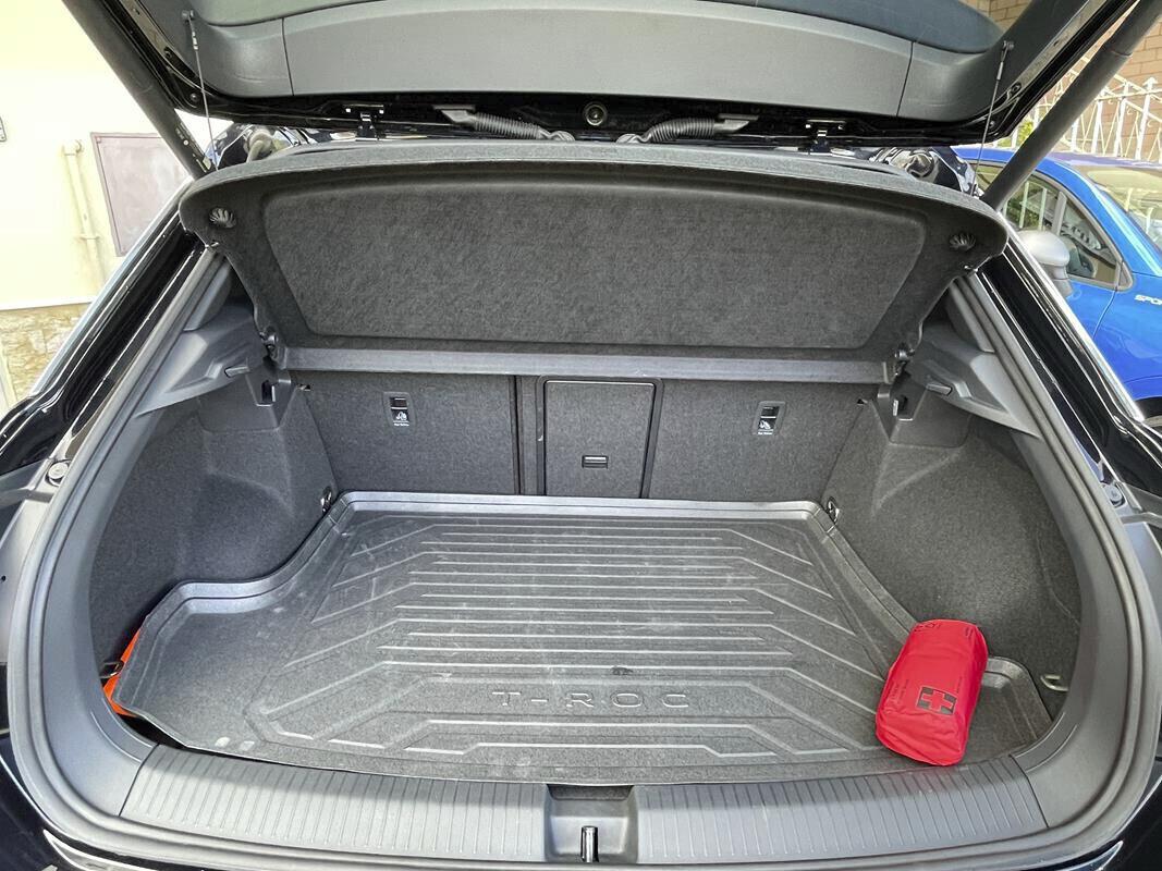 Volkswagen T-Roc 2.0 TDI SCR 150 CV DSG R-Line "Fari IQ.LIGHT LED Matrix-Cerchi in lega "Misano" 8 J x 19"