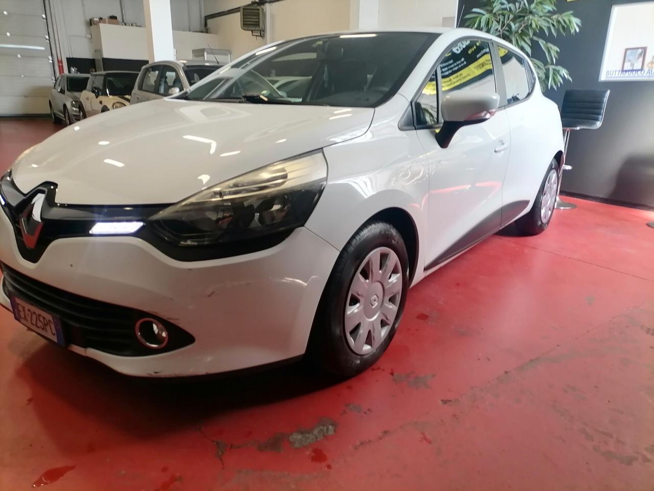 Renault Clio 1.2 75CV 5 porte Costume National