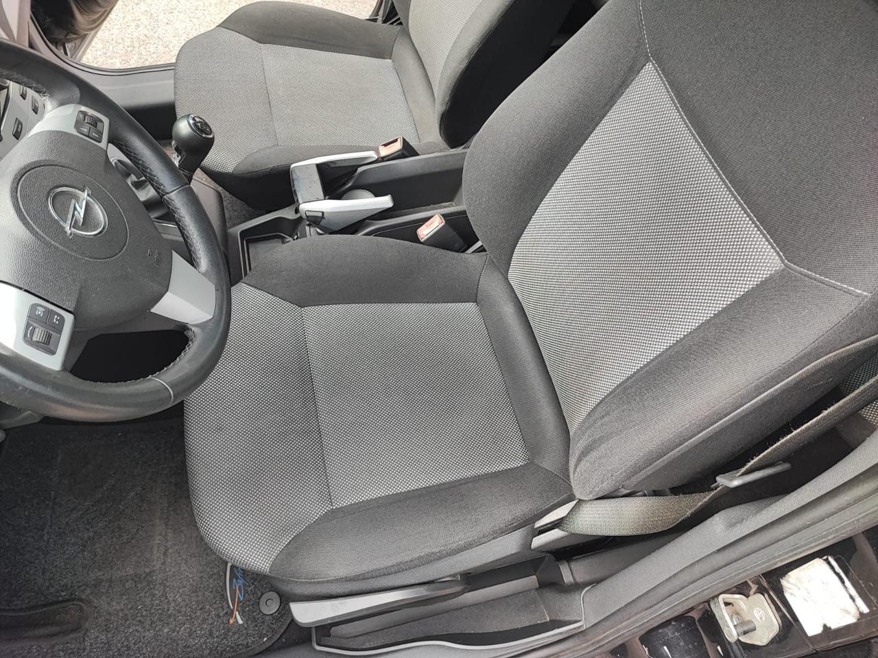 Opel Zafira 1.6 16V VVT 7posti