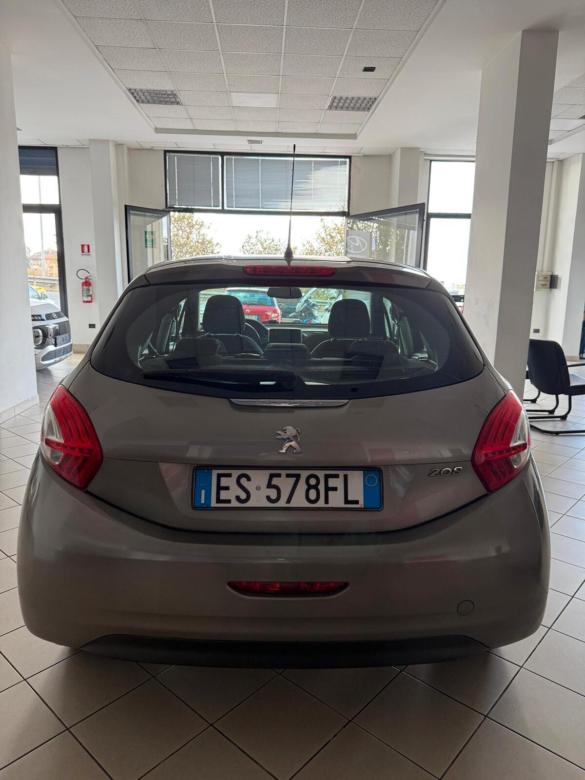 Peugeot 208 1.4 HDi 68 CV 5 porte Allure