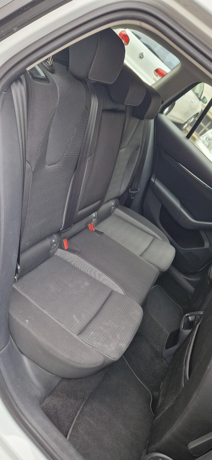 Skoda Octavia 2.0 TDI EVO SCR DSG Wagon Sportline