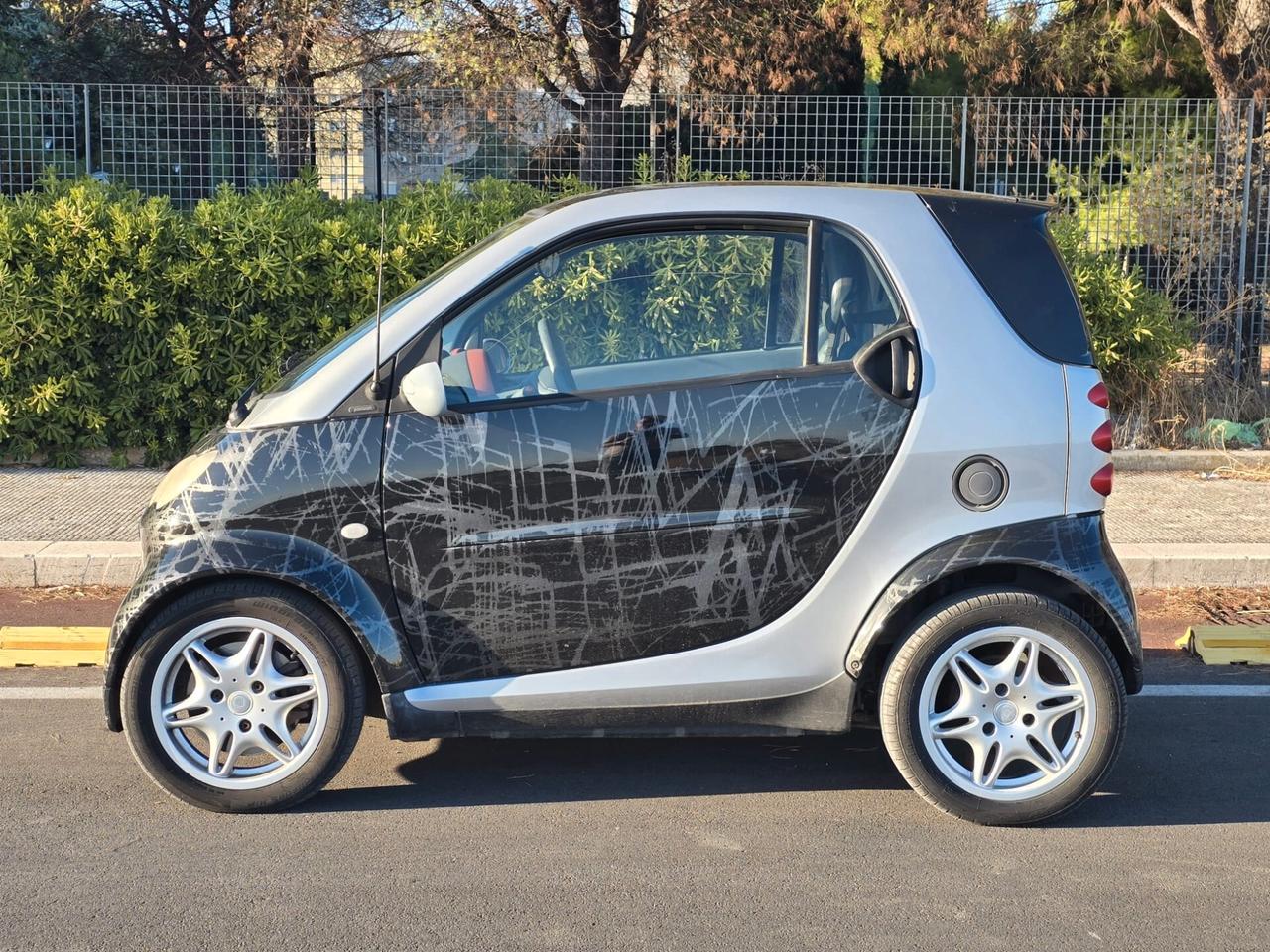 Smart 700 city-coupé pure (45 kW)