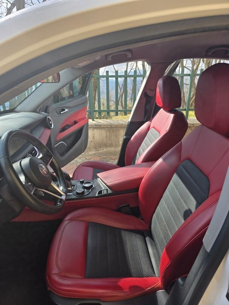 Alfa Romeo Stelvio 2.2 Turbodiesel 190 CV AT8 RWD Executive