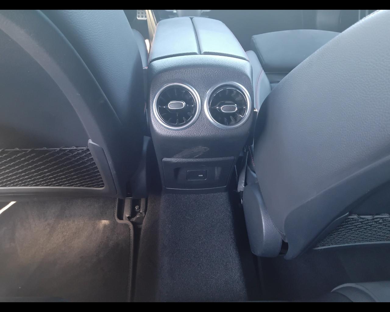 Mercedes-Benz Classe A - W177 2018 - A 200 d Premium auto