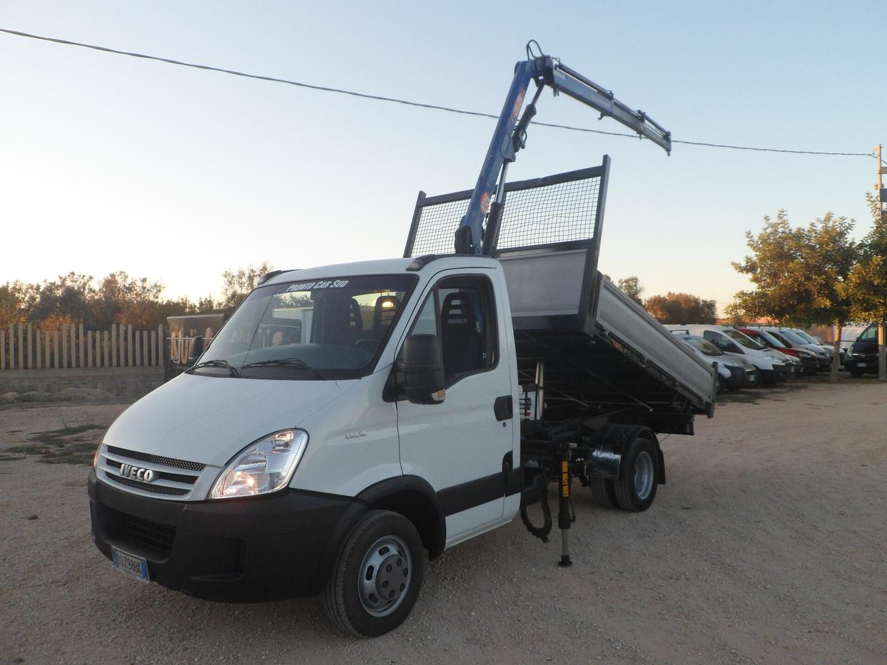 Iveco Daily 35c15 ribaltabile con gru