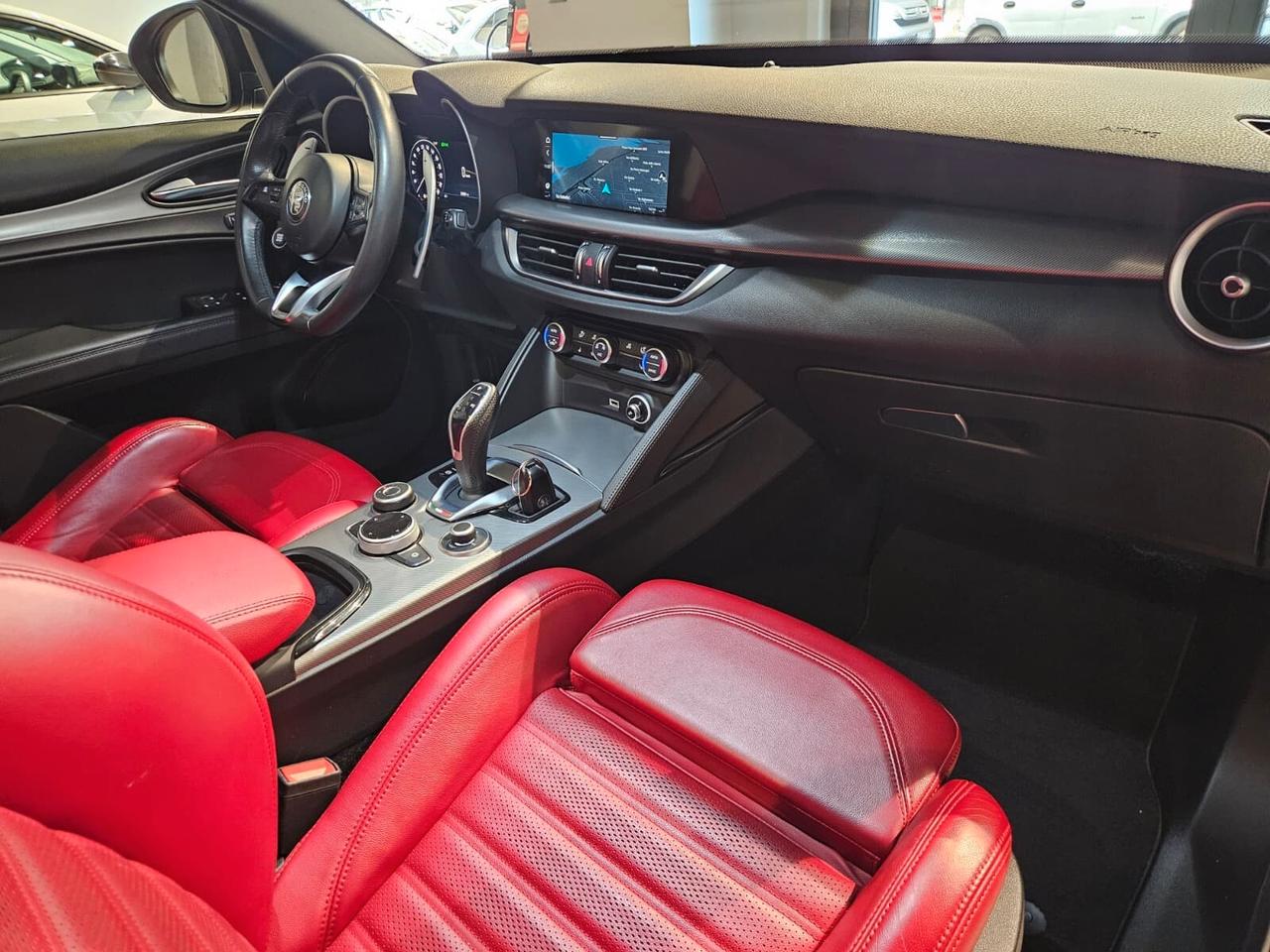 Stelvio 2.2d 210 CV AT8 Q4 Veloce Tetto 22K KM IVA ESP