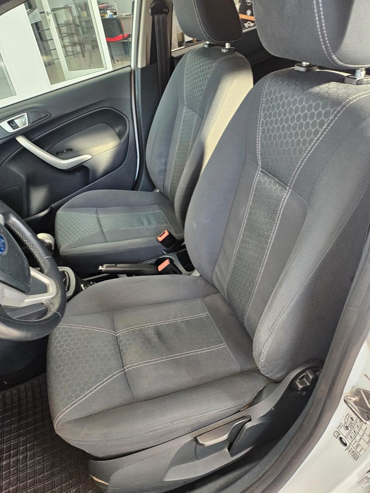 Ford Fiesta 1.4 16V 5p. Bz.- GPL Titanium Bs.