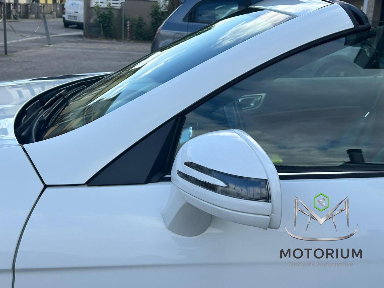 Mercedes-Benz SLC 250 D PREMIUM AMG