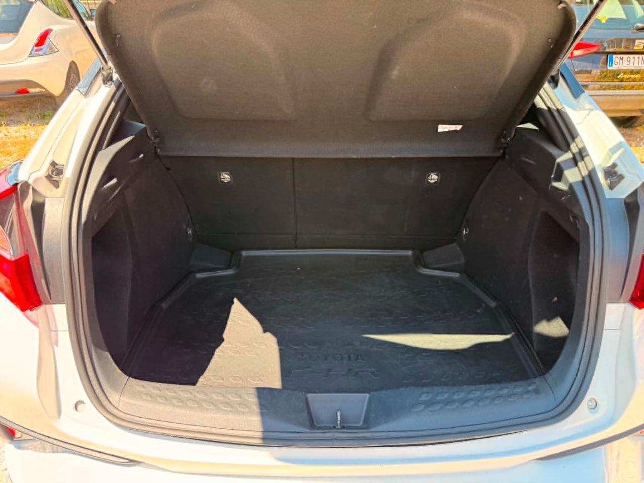 Toyota C-HR 1.8 Benz/Ibrida OK Neopatentato