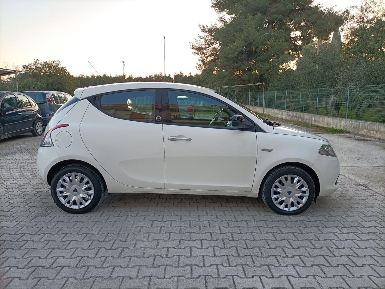 Lancia Ypsilon 1.2 69 CV 5 porte GPL Ecochic Gold