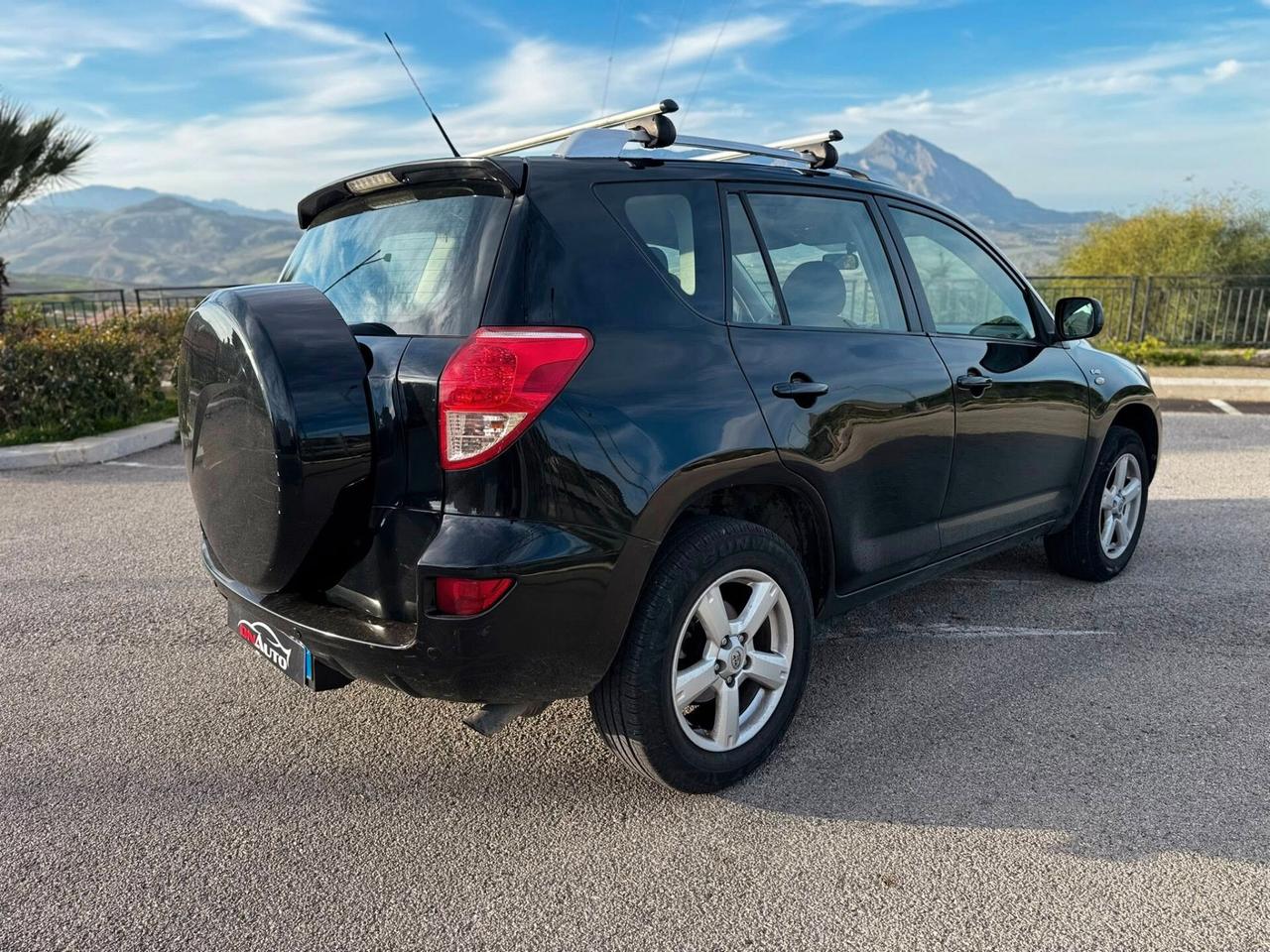 Toyota RAV 4 RAV4 2.2 D-4D 136 CV Luxury
