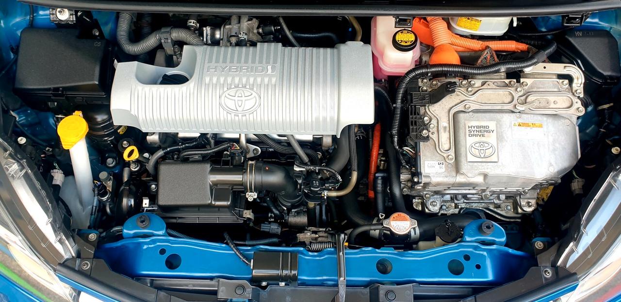 TOYOTA YARIS 1.5 BENZINA/IBRIDA GARANZIA CASA TOYOTA