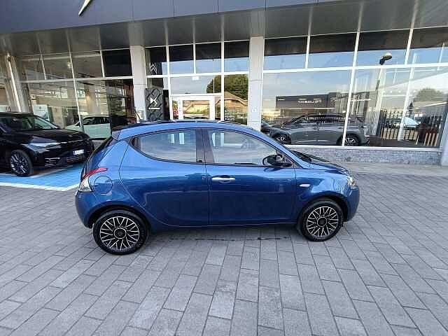 Lancia Ypsilon 1.0 Hybrid 69cv PLATINO AZIENDALE