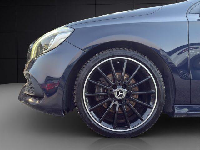 MERCEDES-BENZ A 200 d Automatic Premium