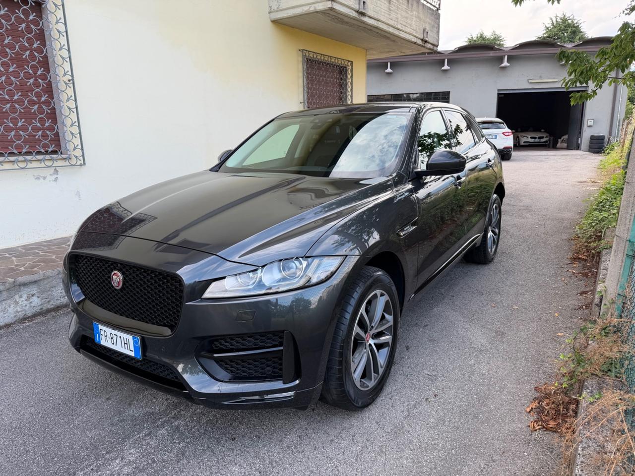 Jaguar F-Pace 2.0 D 180 CV AWD aut. R-Sport
