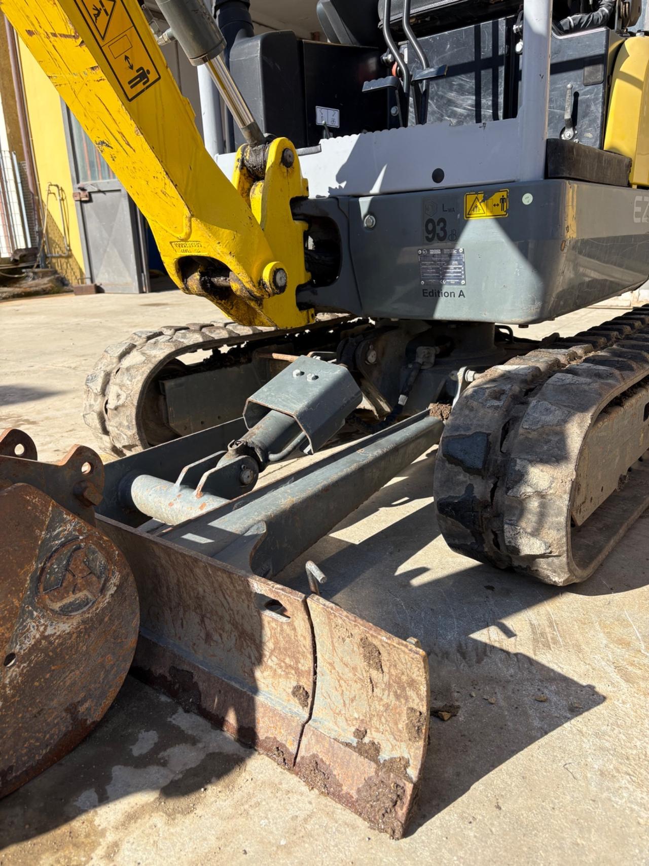 Mini Wacker Neuson EZ17