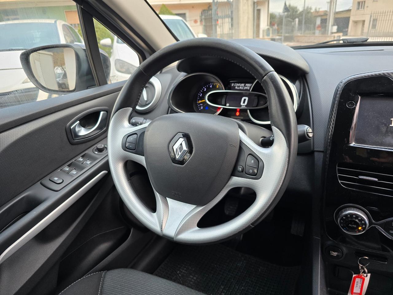 Renault Clio dCi 8V 75 CV Start&Stop 5 porte Energy Duel