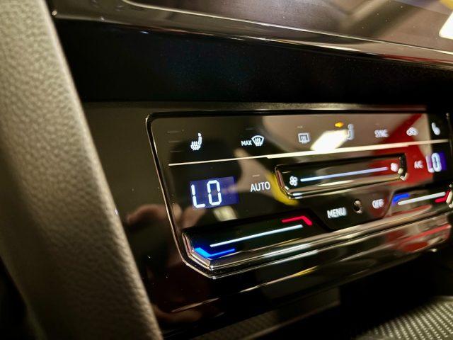 VOLKSWAGEN Passat Variant 2.0 TDI DSG Executive - UNIPRO - SOLO 25.000KM