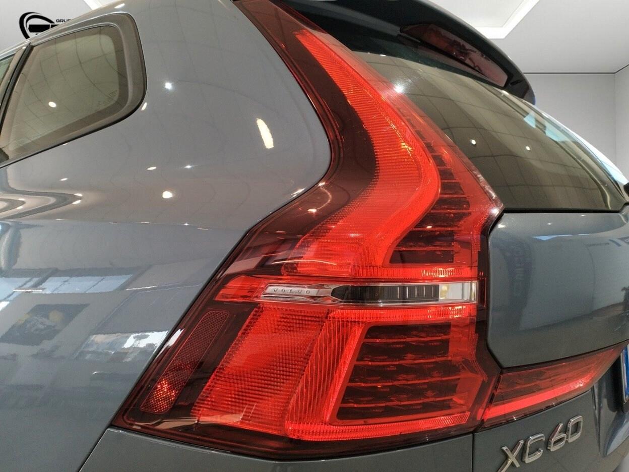 VOLVO XC60 (2017-->) XC60 D4 Geartronic Business