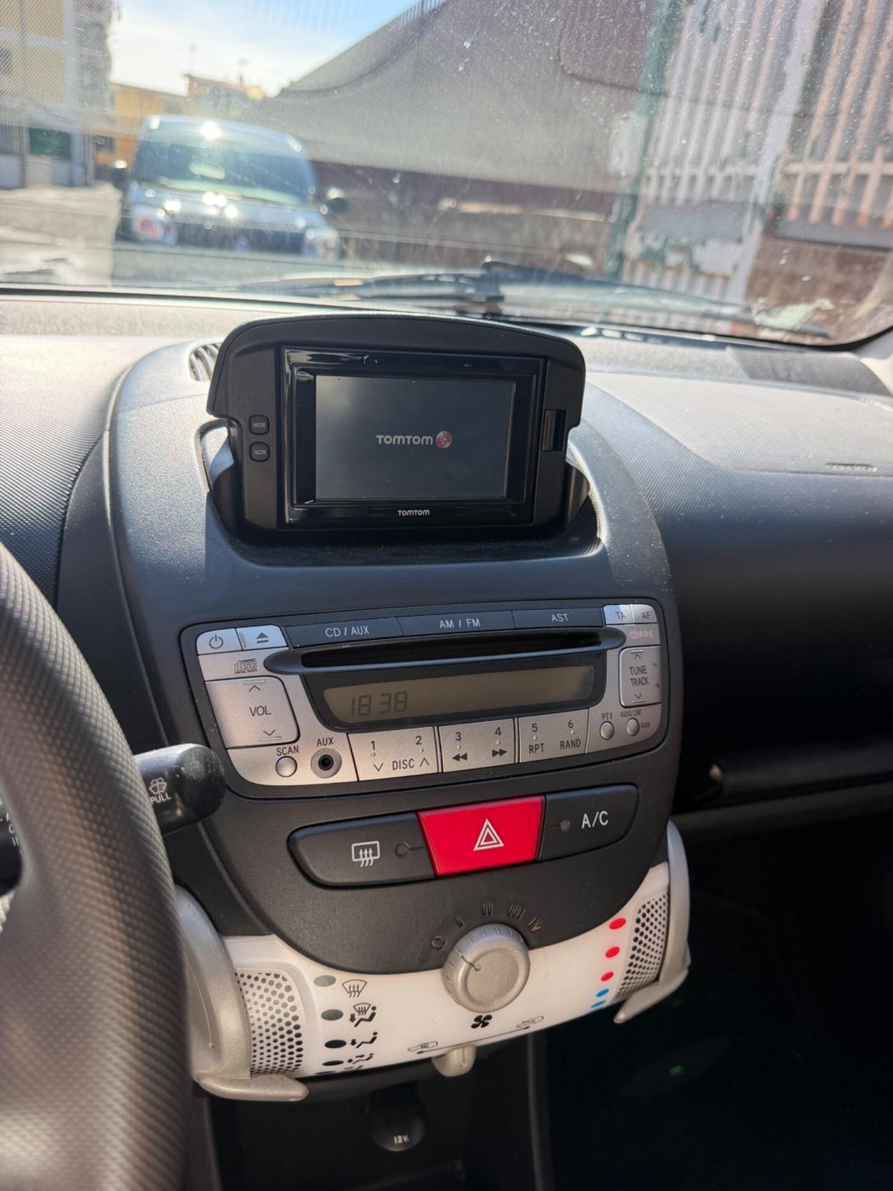 Toyota Aygo 1.0 12V VVT-i 5 porte Active Connect