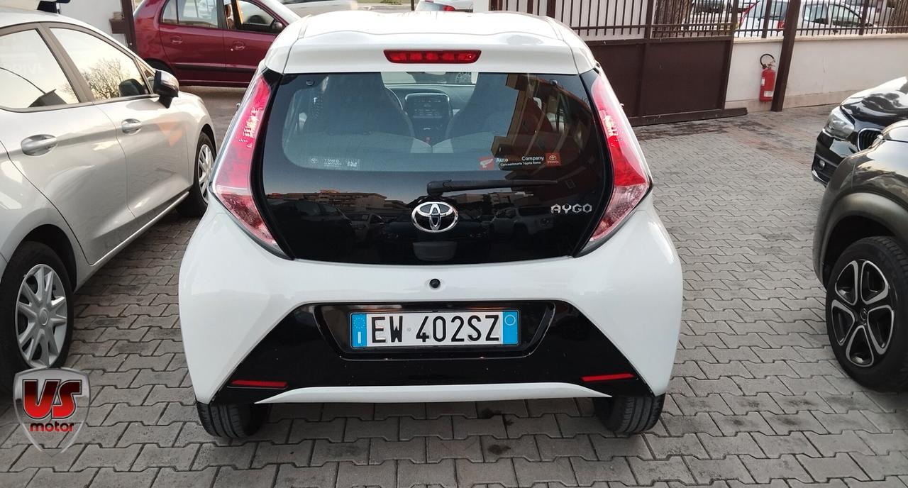 TOYOTA AYGO AUTO-RETRO- PREZZO PROMO