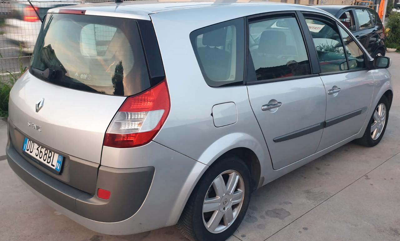 Renault Grand Scenic 1.9 dCi/130CV 7 POSTI