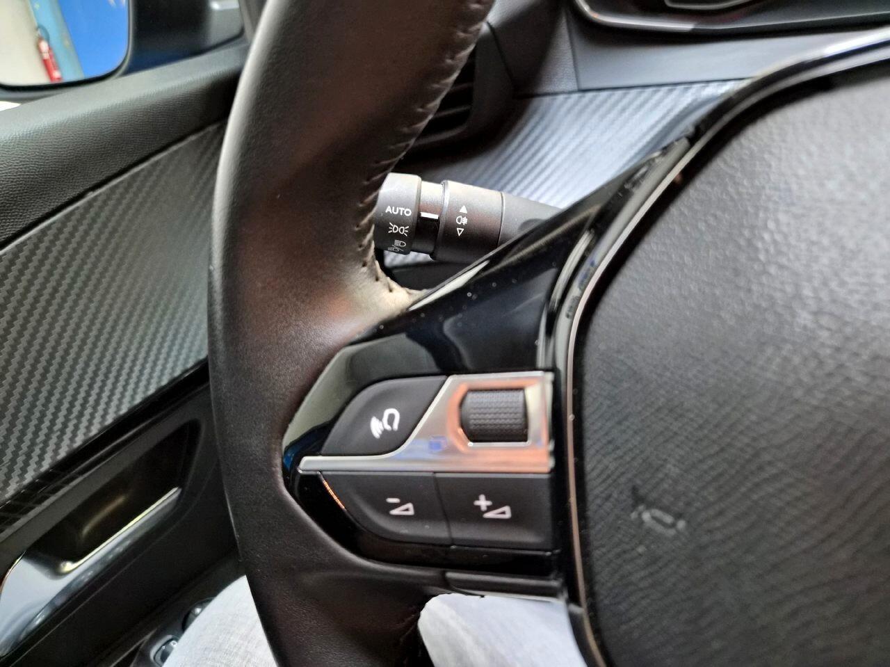 Peugeot 208 1.2 Allure - 2024