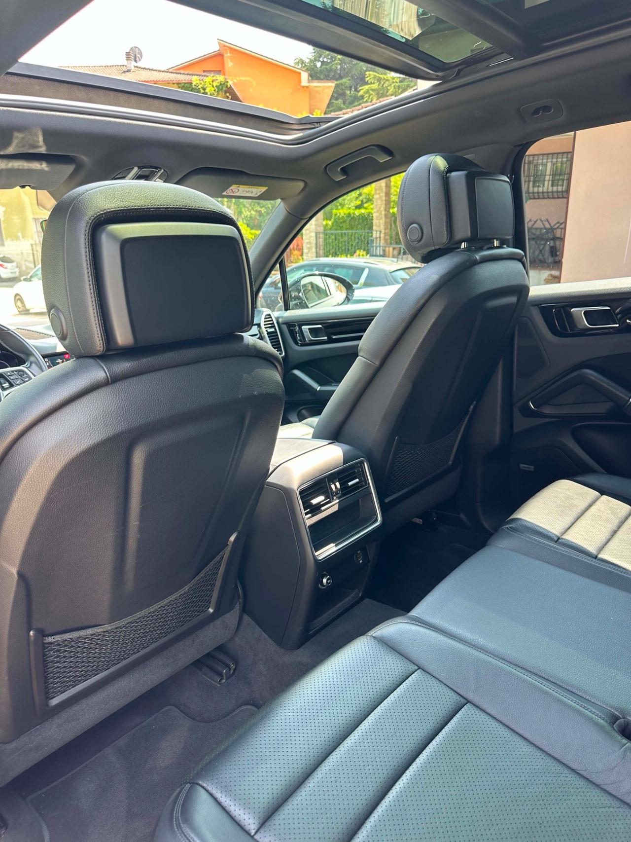 Porsche CAYENNE 3.0 V6 PANO BOSE KMCERT UNICOPR