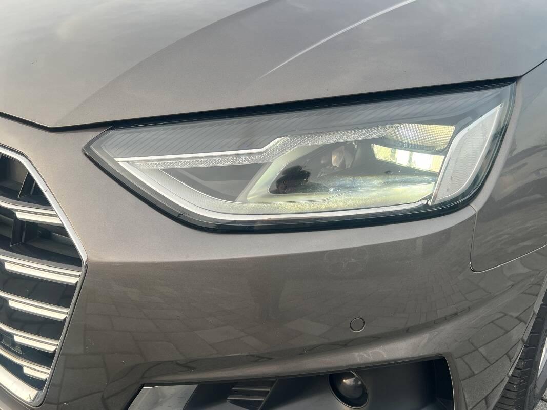 Audi A4 Avant 30 2.0 tdi mhev Business Advanced 136cv s-tronic