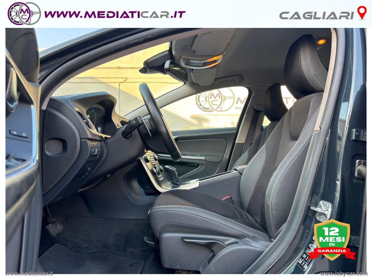 VOLVO V60 D4 AWD Geartronic R-design Momentum
