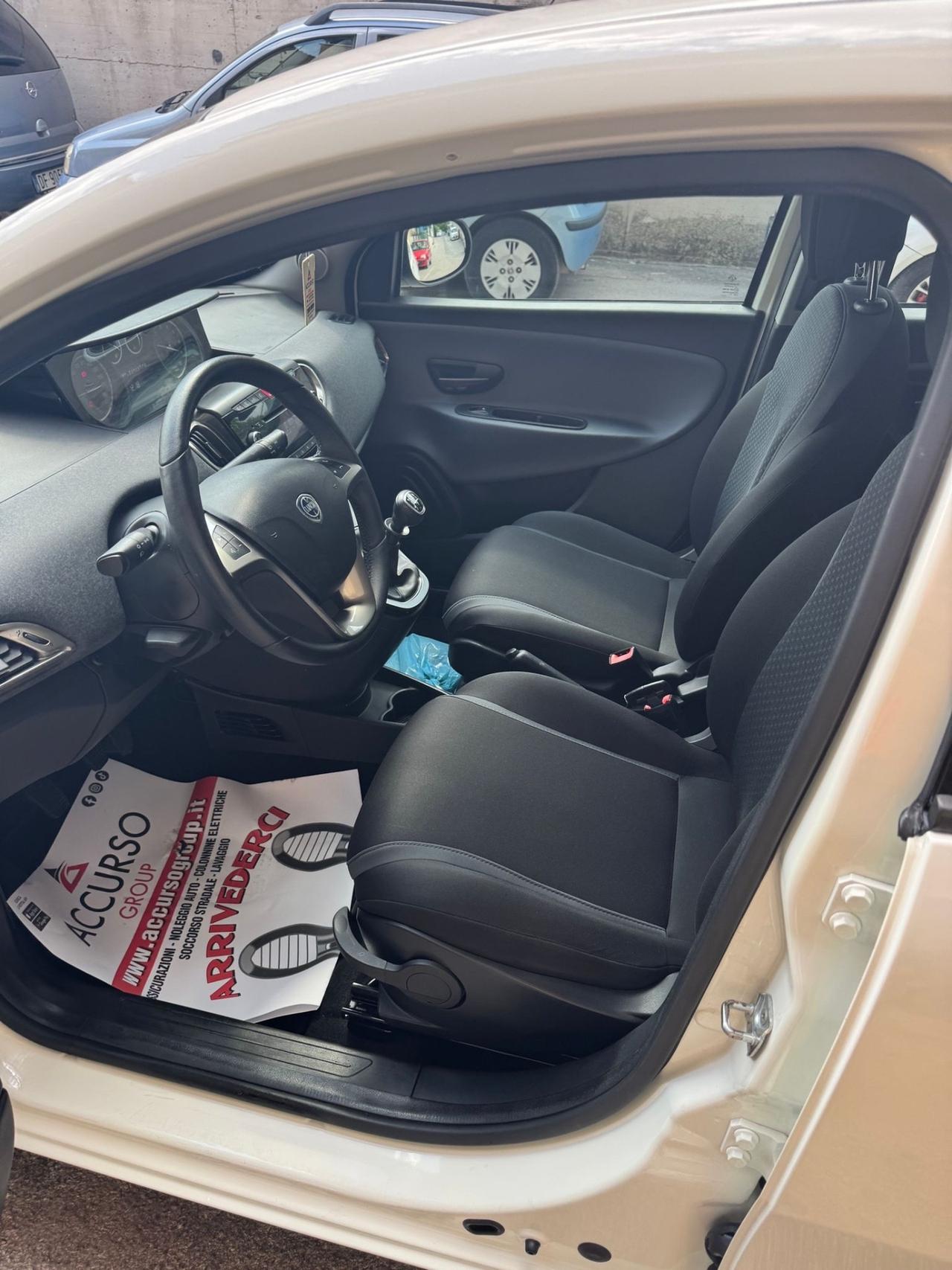 Lancia Ypsilon 0.9 TwinAir 85 CV 5 porte Metano Ecochic Gold