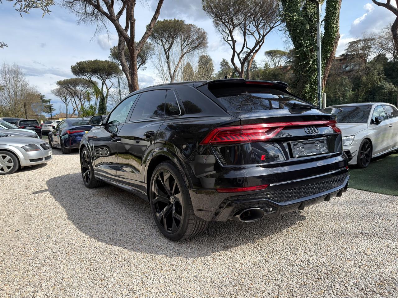 Audi Q8 RS TFSI V8 quattro tiptronic