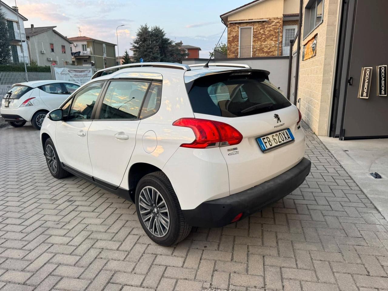 Peugeot 2008 BlueHDi 120 S&S Allure