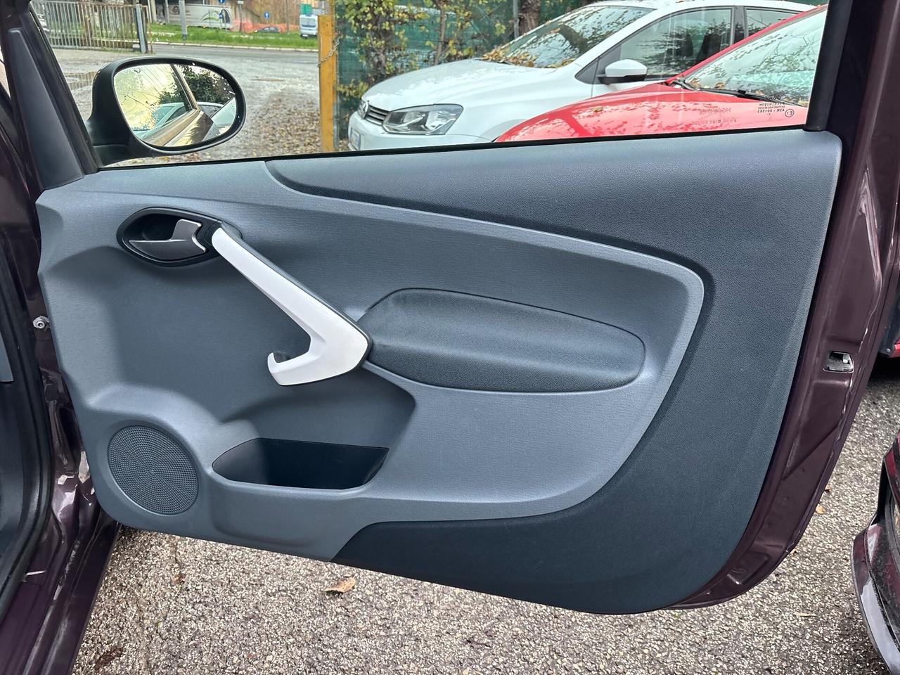 Ford Ka 1.2 8V 69CV titanium OK NEOPATENTATI