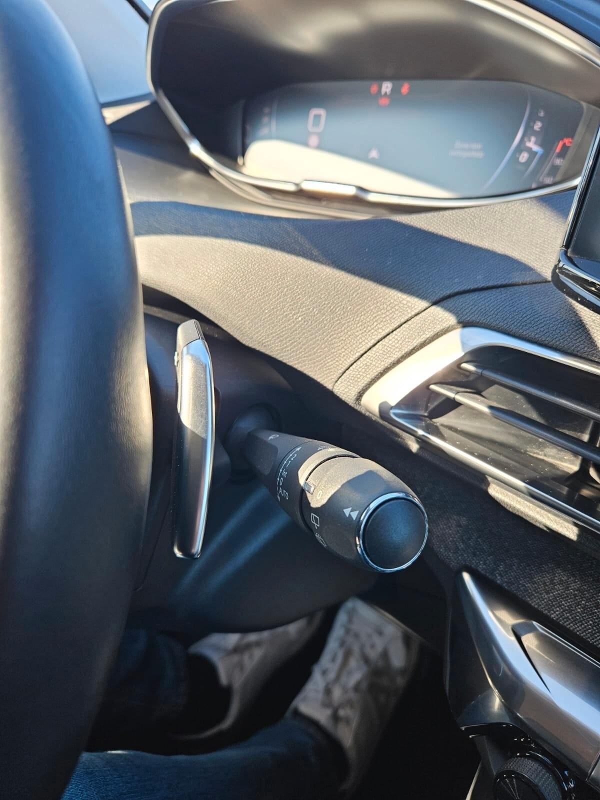 Peugeot 5008 Allure EAT6