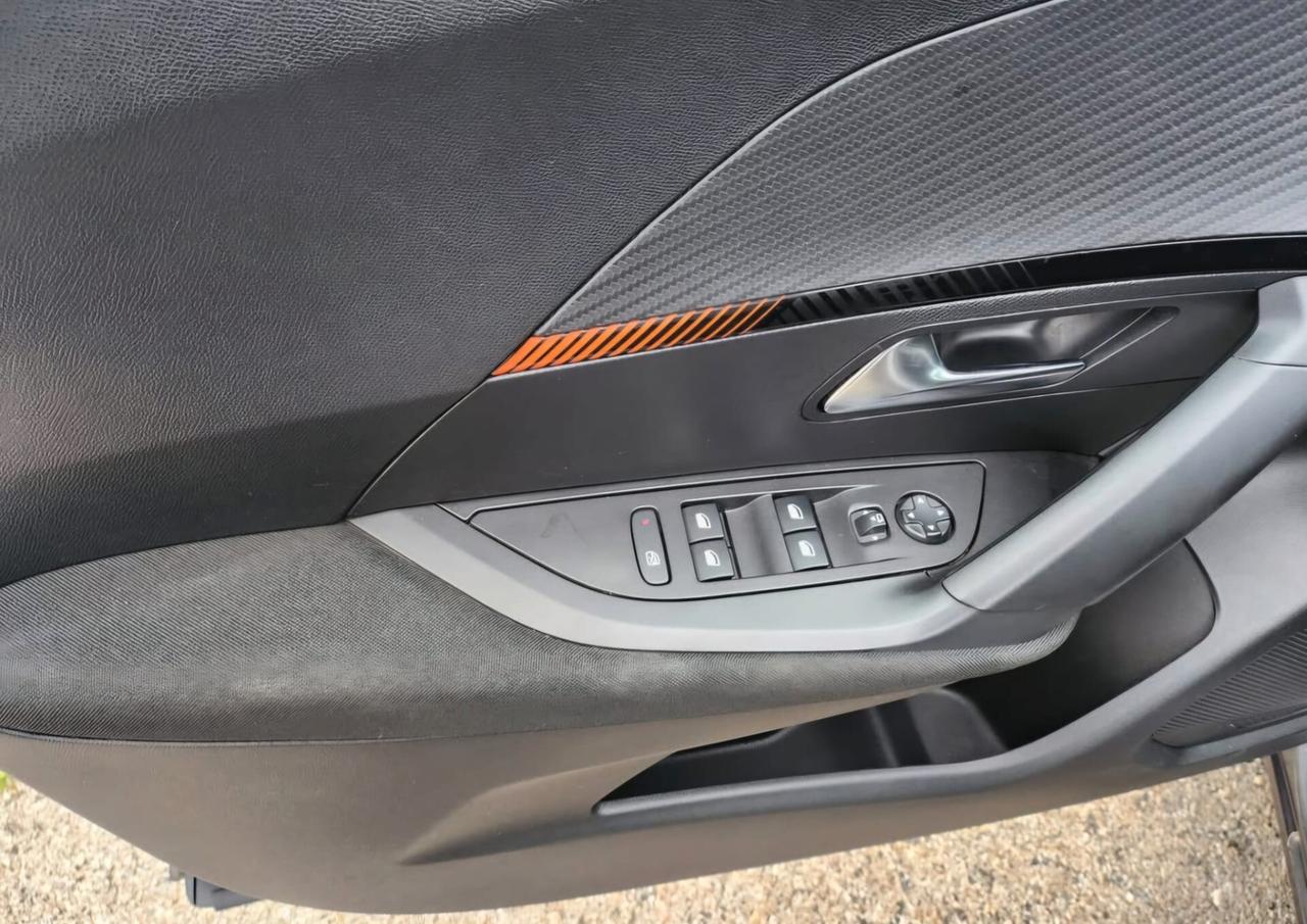 Peugeot 2008 PureTech 100 S&S Allure