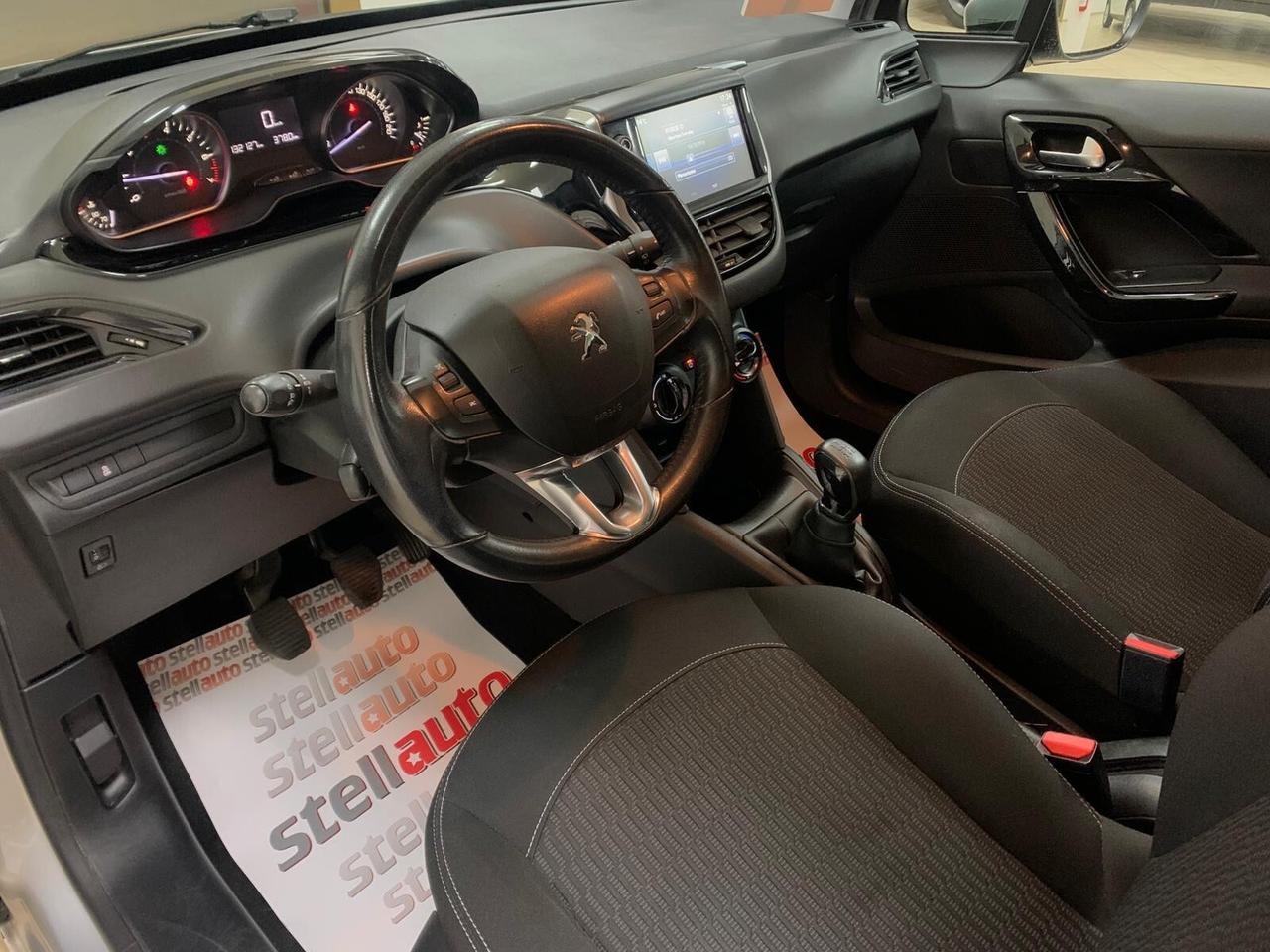 Peugeot 208 PureTech 82 5 porte Allure