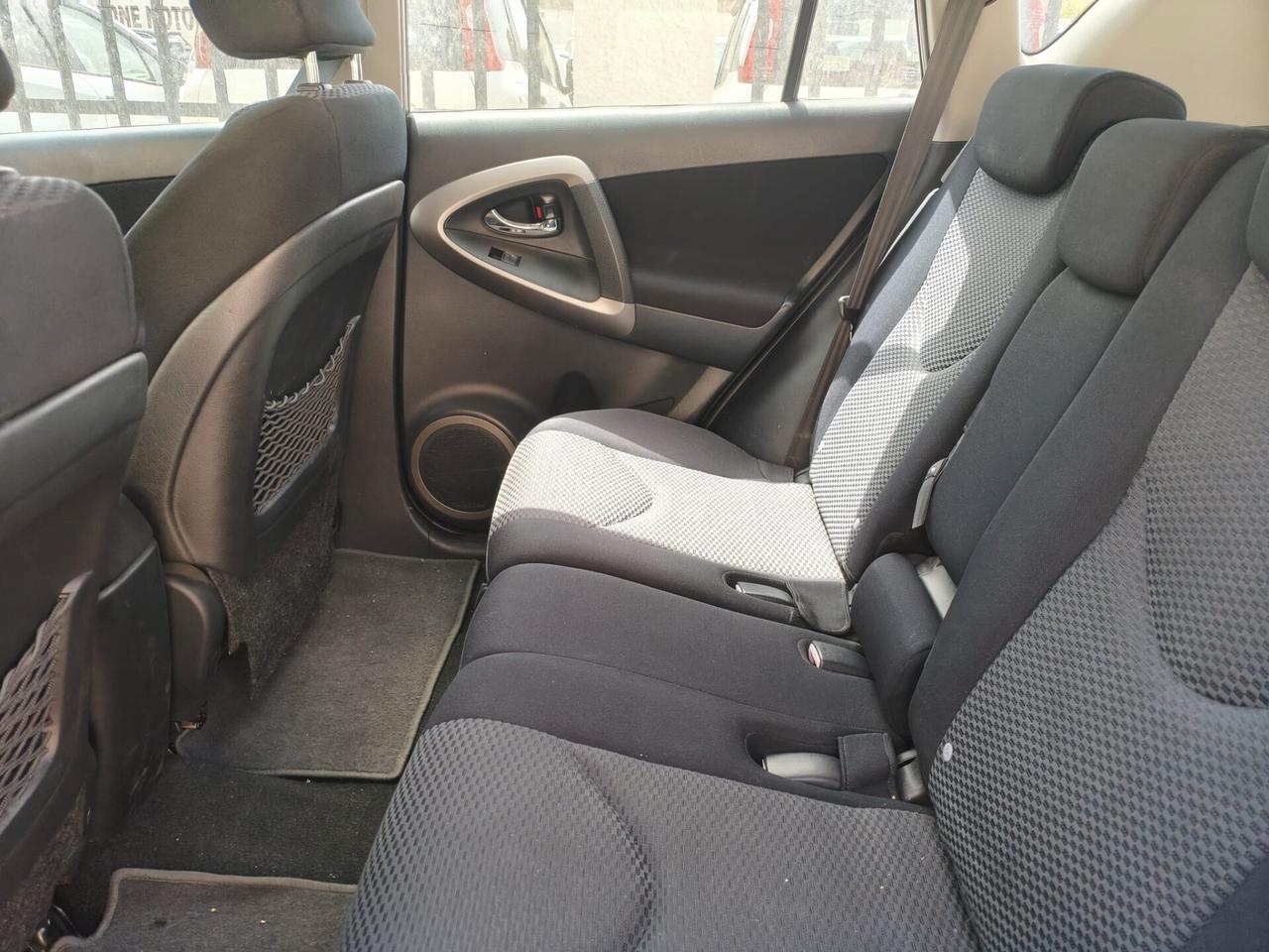 Toyota RAV 4 RAV4 2.2 D-4D 136 CV 2006