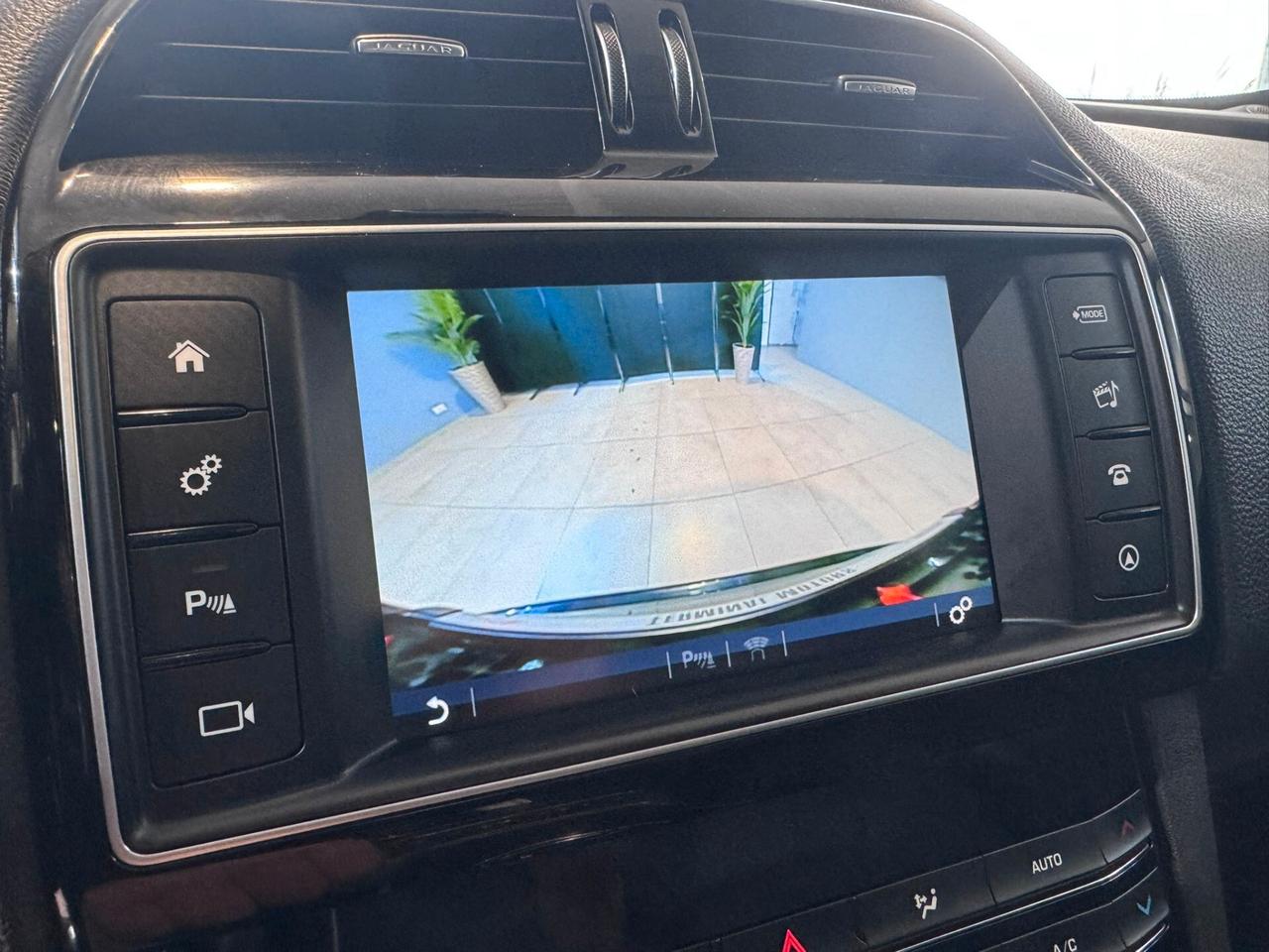 Jaguar F-Pace 2.0 D 180 CV AWD aut. Pure