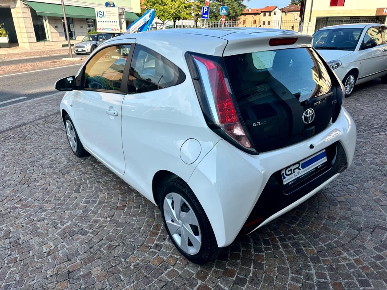 Toyota Aygo 1.0 12V VVT-i 68Cv - Neopatentati