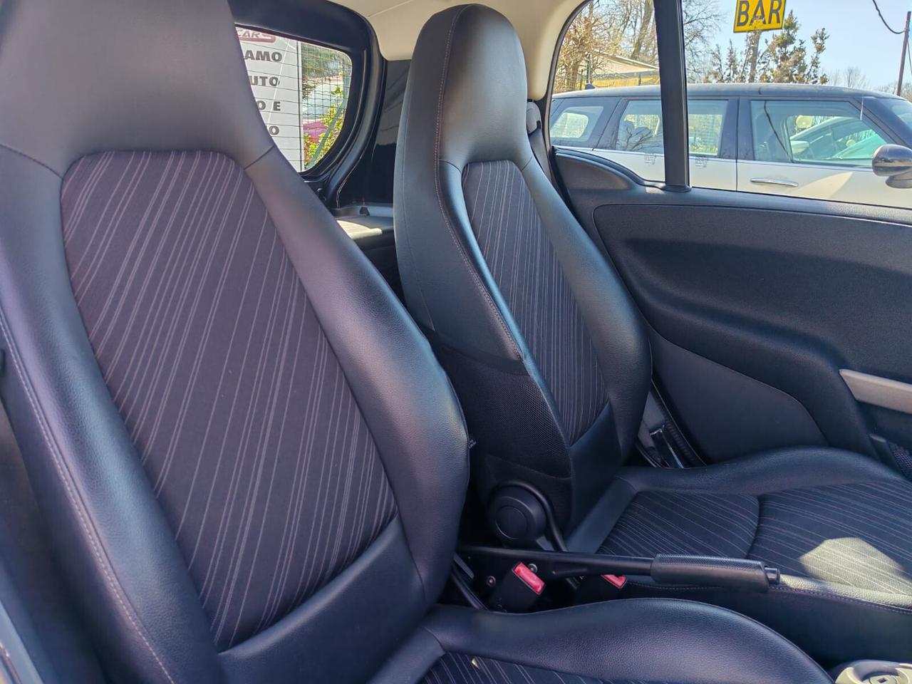 Smart ForTwo 1000 52 kW MHD coupé passion