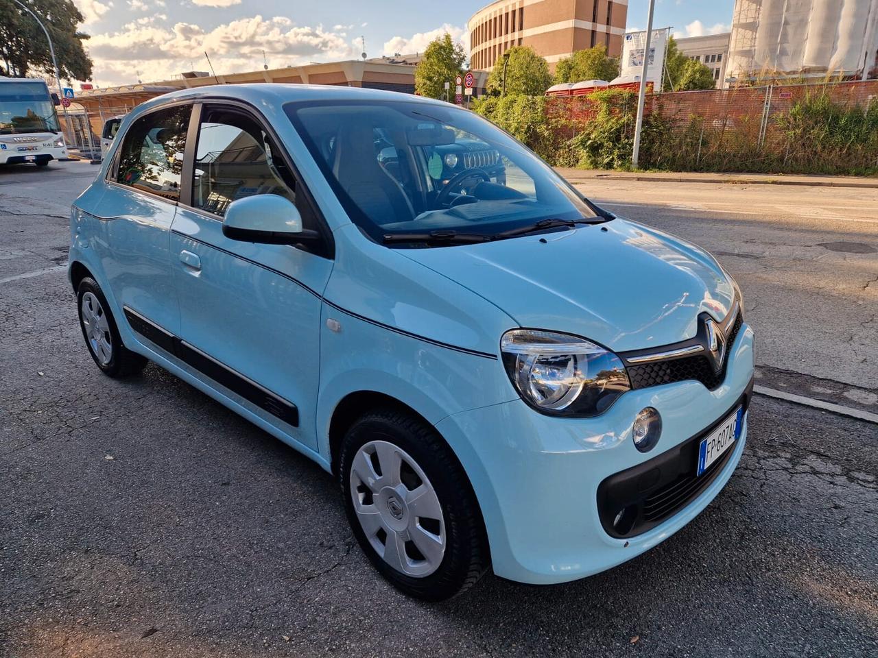 Renault Twingo SCe Lovely