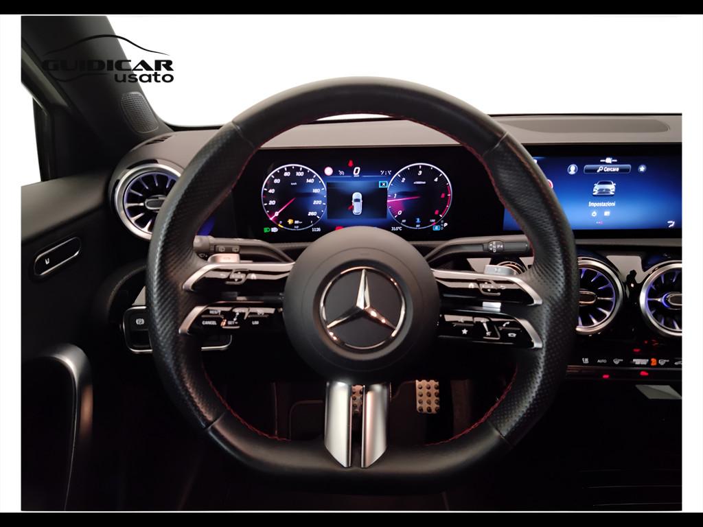 Mercedes-Benz Classe A - W177 2018 - A 180 d AMG LINE Premium