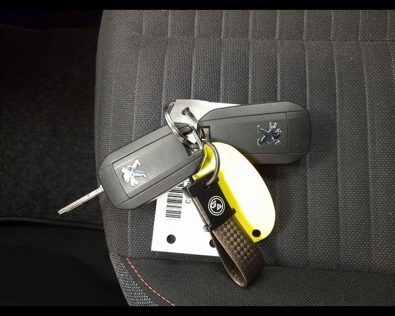 Peugeot 2008 II 2020 1.2 puretech Active s&s 100cv