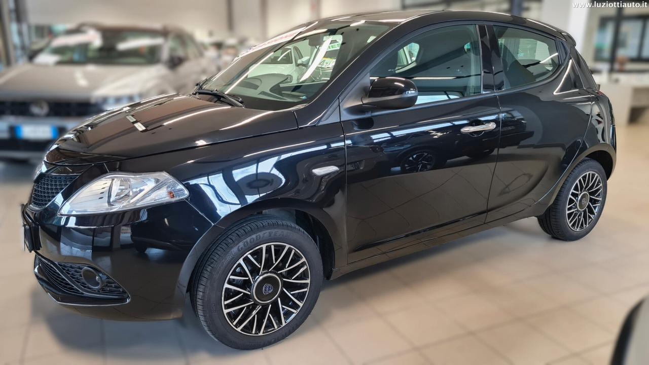 Lancia Ypsilon 1.2 GOLD