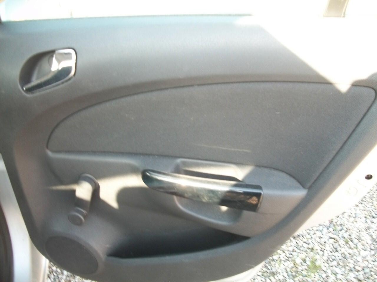 Opel Corsa 1.2 5 porte Enjoy 05 PORTE SI NEOPATENTATI CC 1229 EURO 04 BENZINA GARANZIA UN ANNO