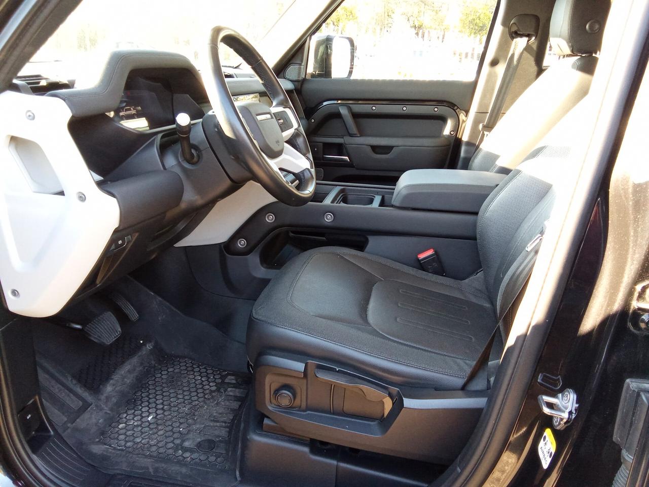 Land Rover Defender 110 2.0 SD4 240CV AWD Auto HSE 7posti cerchi da 22"